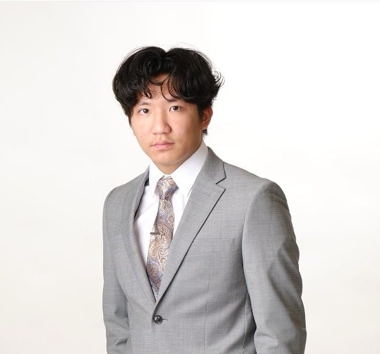 Formal portrait of Josh Zhuang